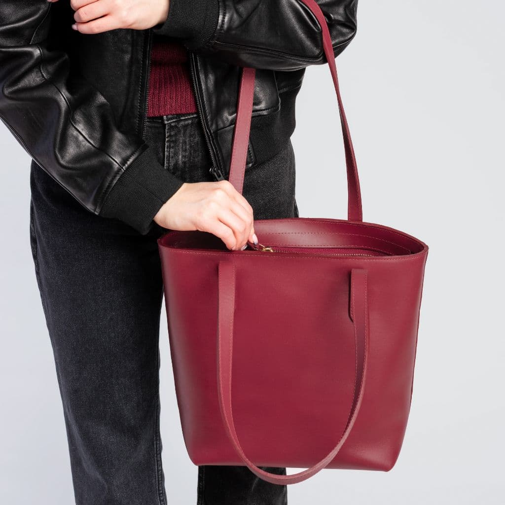 Everyday Tote | Red (M) (Zipper), view 7